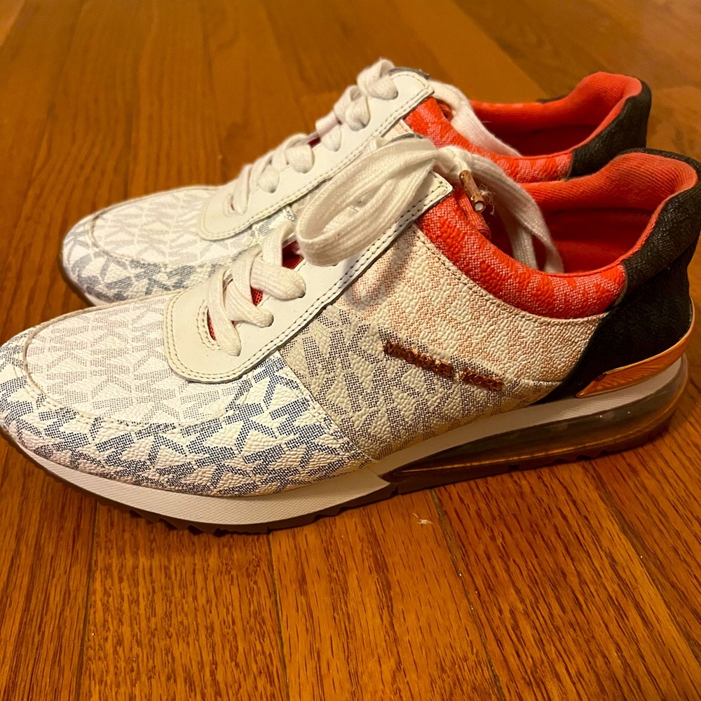 Gently worn Size 6 Michael Kors Sneaker